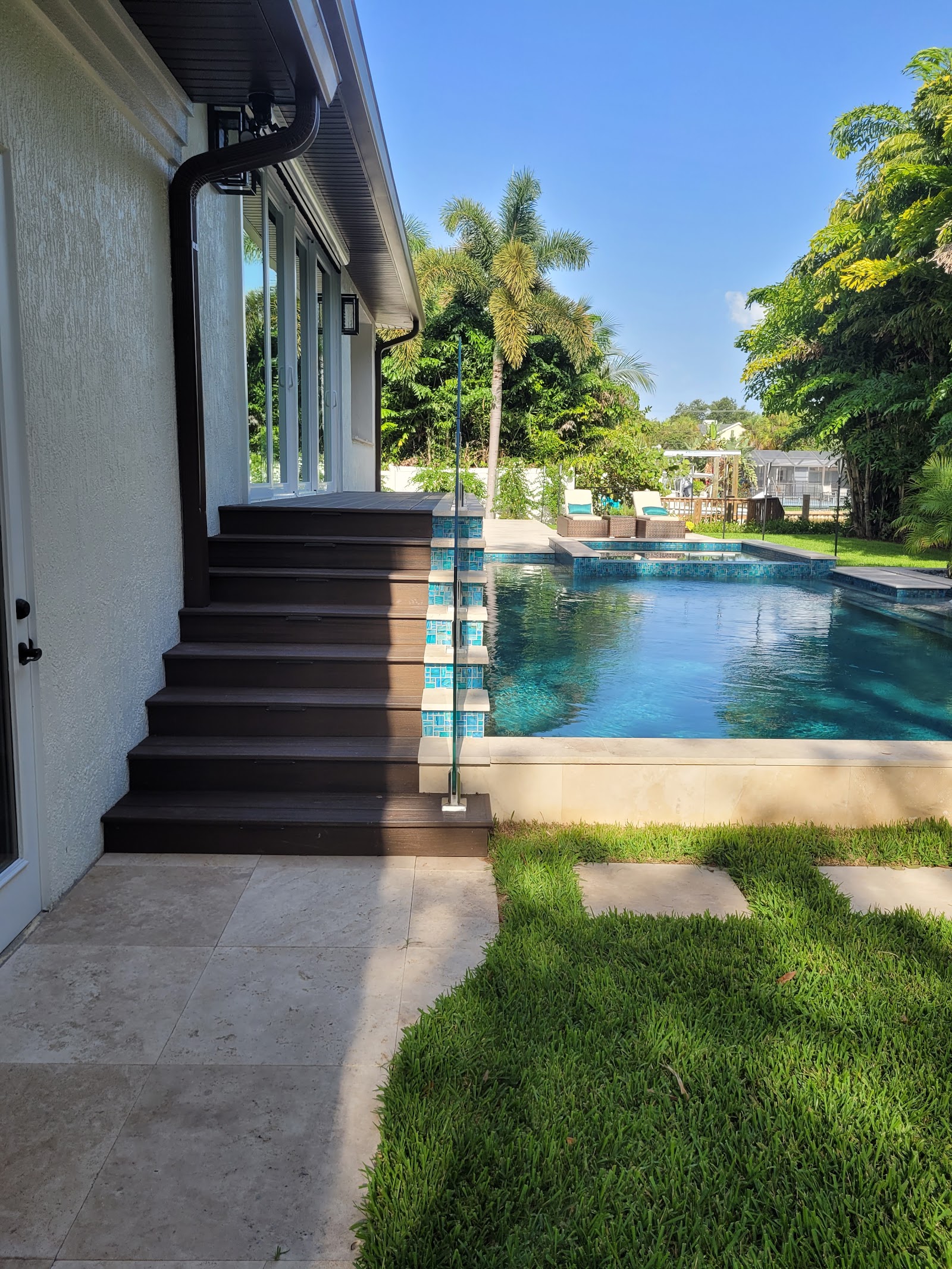Handrail Glass fence installation in Tampa, FL — Vilo Fence