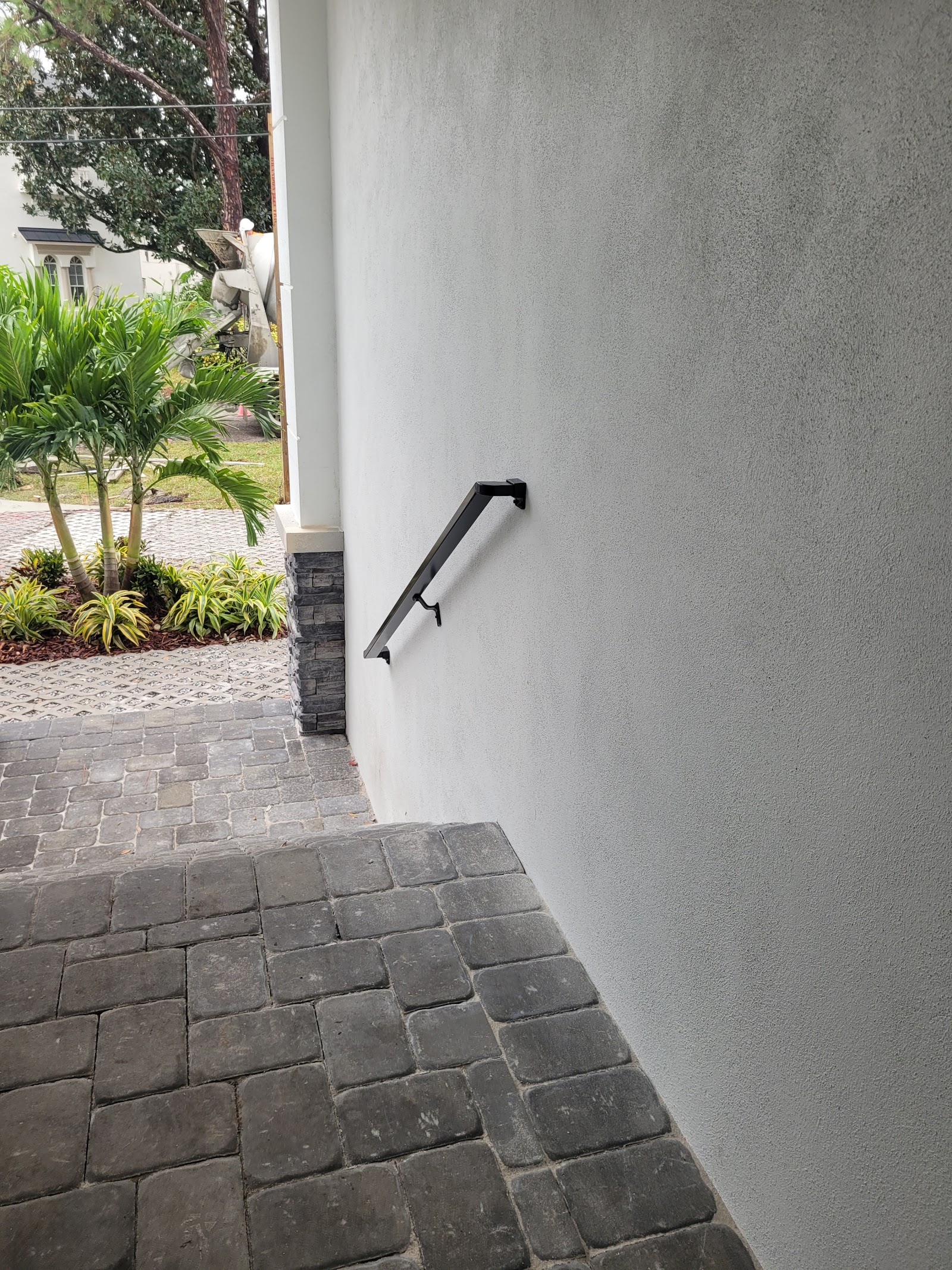 Handrail Wall Mount fence installation in Tampa, FL — Vilo Fence