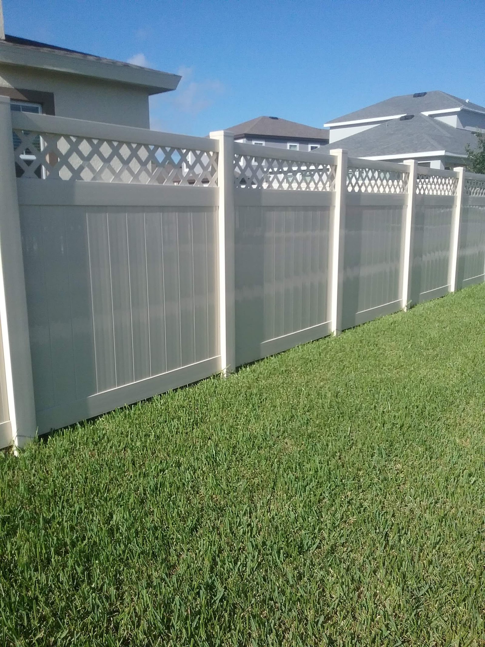 PVC Accent Lattice Tan fence installation in Tampa, FL — Vilo Fence