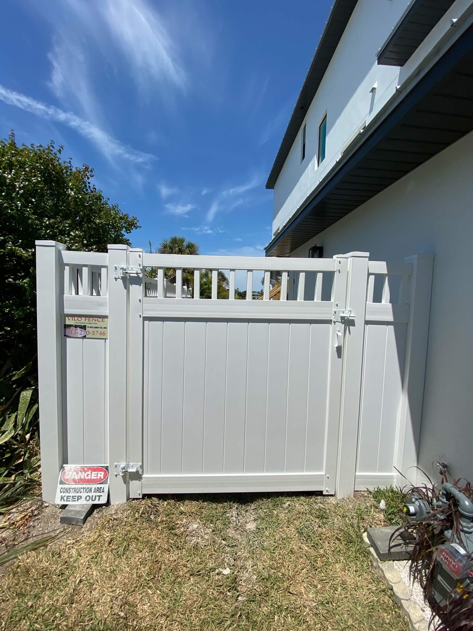 PVC Accent Picket White fence installation in Tampa, FL — Vilo Fence